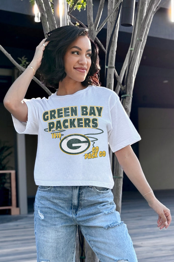 GREEN BAY PACKERS GAMEDAY GOALS BOXY FIT WOMEN'S CROP TEE