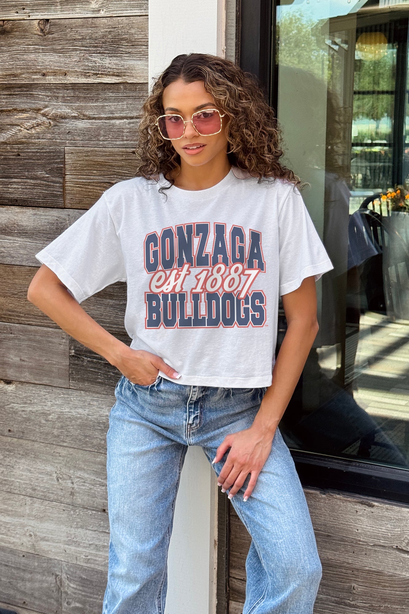 GONZAGA BULLDOGS DEEP ROOTS BOXY FIT WOMEN'S CROPPED TEE