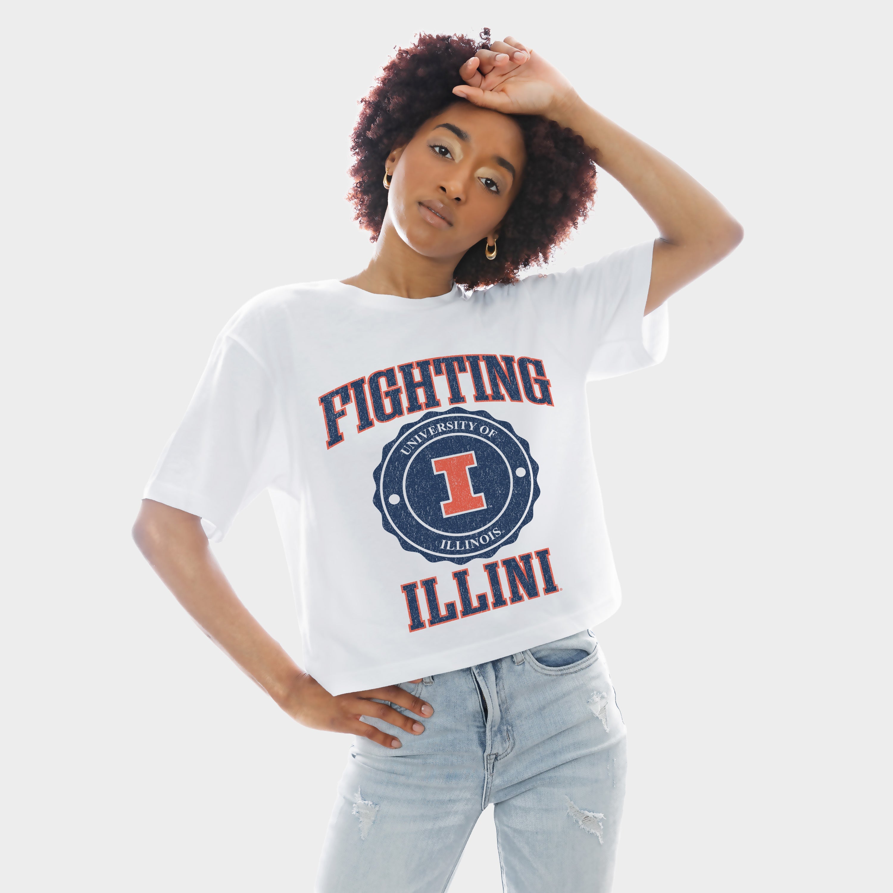 ILLINOIS FIGHTING ILLINI RETRO PLAY BOXY FIT CROPPED TEE