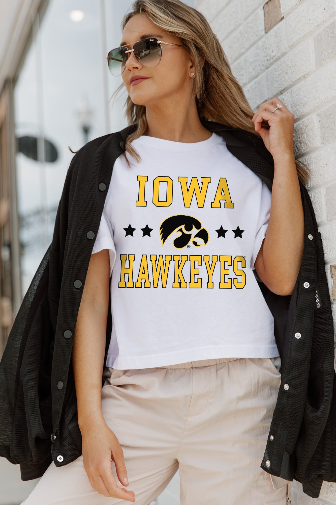 IOWA HAWKEYES TO THE POINT BOXY FIT WOMEN'S CROP TEE