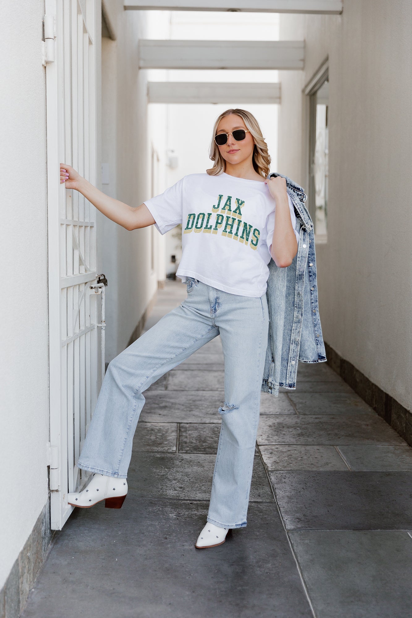 JACKSONVILLE DOLPHINS CLAIM TO FAME BOXY FIT WOMEN'S CROPPED TEE