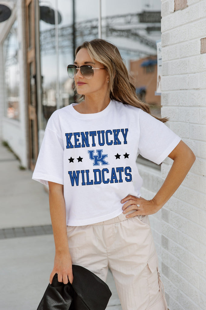 KENTUCKY WILDCATS TO THE POINT BOXY FIT WOMEN'S CROP TEE