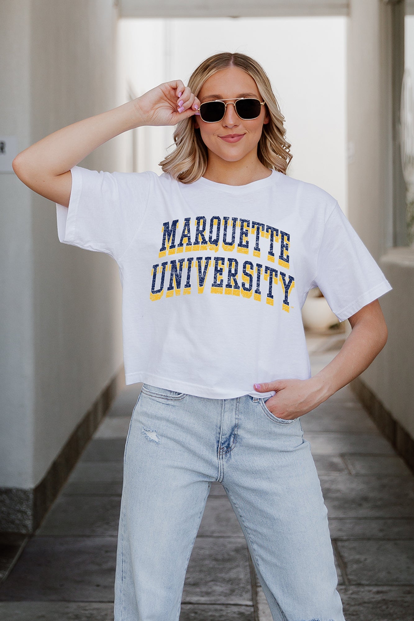 MARQUETTE GOLDEN EAGLES CLAIM TO FAME BOXY FIT WOMEN'S CROPPED TEE
