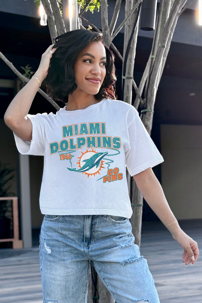 MIAMI DOLPHINS GAMEDAY GOALS BOXY FIT WOMEN'S CROP TEE