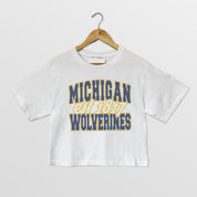 MICHIGAN WOLVERINES DEEP ROOTS BOXY FIT WOMEN'S CROPPED TEE