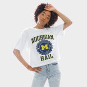 MICHIGAN WOLVERINES RETRO PLAY BOXY FIT CROPPED TEE
