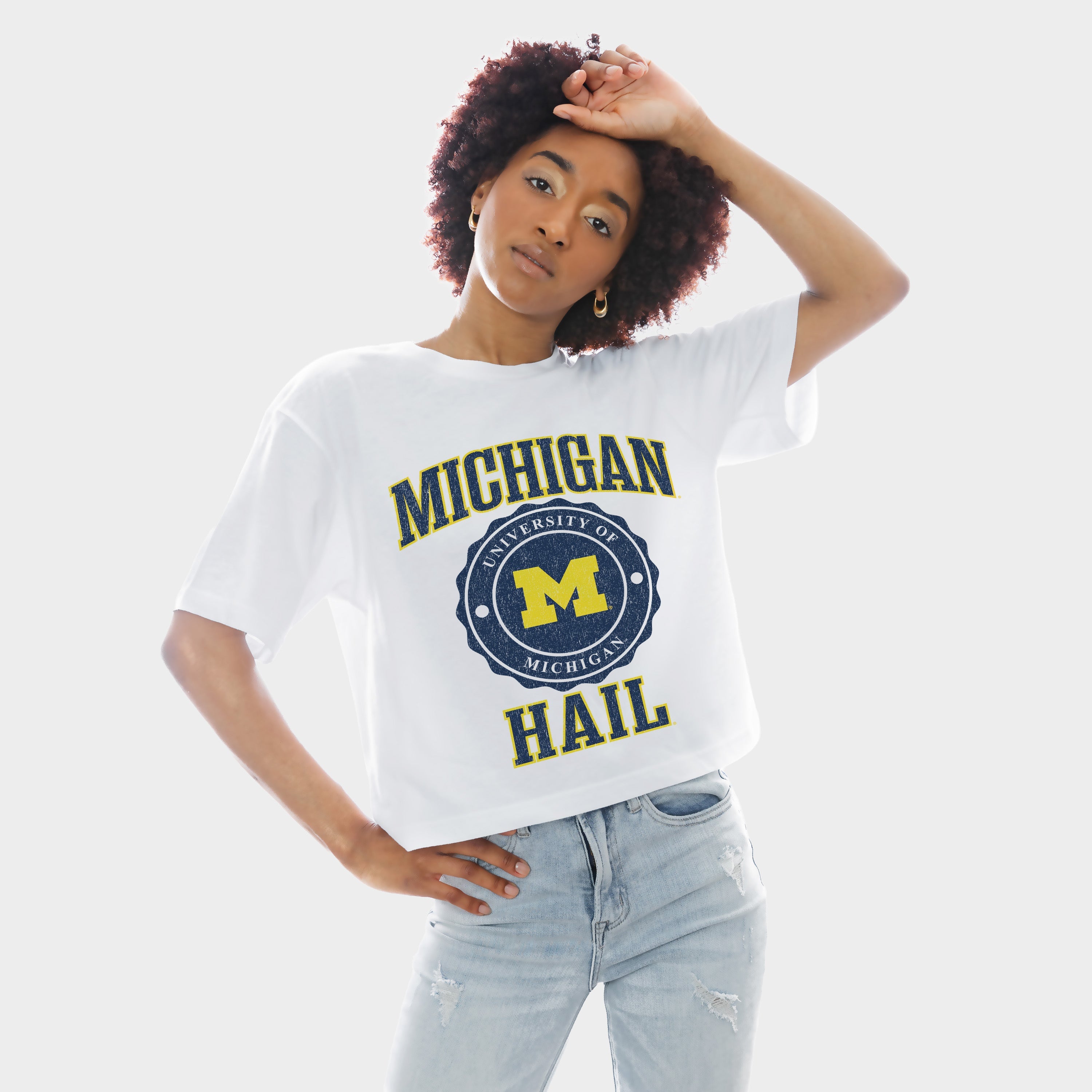 MICHIGAN WOLVERINES RETRO PLAY BOXY FIT CROPPED TEE