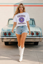 MINNESOTA VIKINGS RETRO PLAY BOXY FIT CROPPED TEE