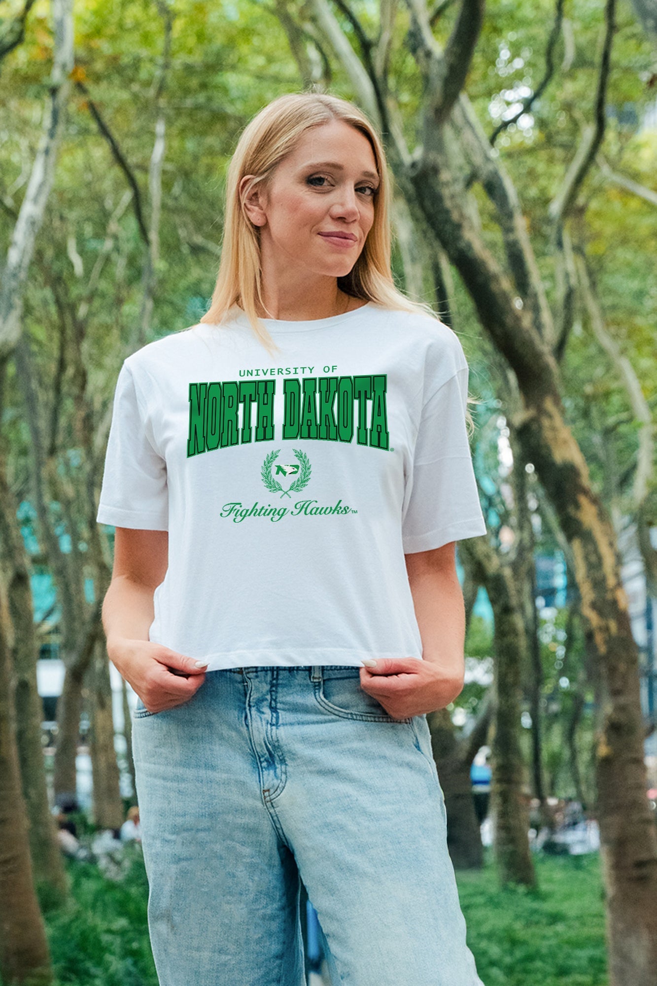 NORTH DAKOTA FIGHTING HAWKS EASY WIN BOXY FIT CROP TEE