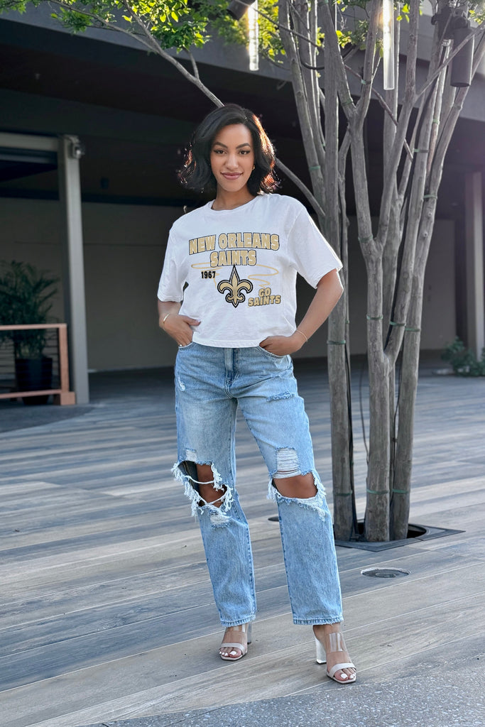 NEW ORLEANS SAINTS GAMEDAY GOALS BOXY FIT WOMEN'S CROP TEE