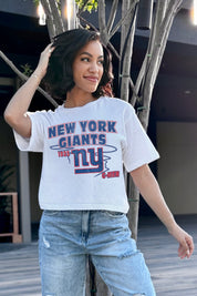 NEW YORK GIANTS GAMEDAY GOALS BOXY FIT WOMEN'S CROP TEE