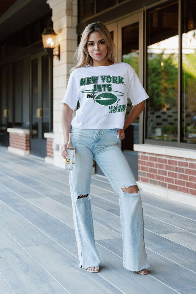 NEW YORK JETS GAMEDAY GOALS BOXY FIT WOMEN'S CROP TEE