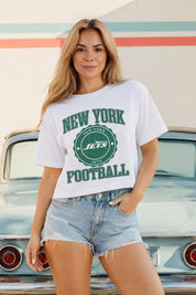 NEW YORK JETS RETRO PLAY BOXY FIT CROPPED TEE