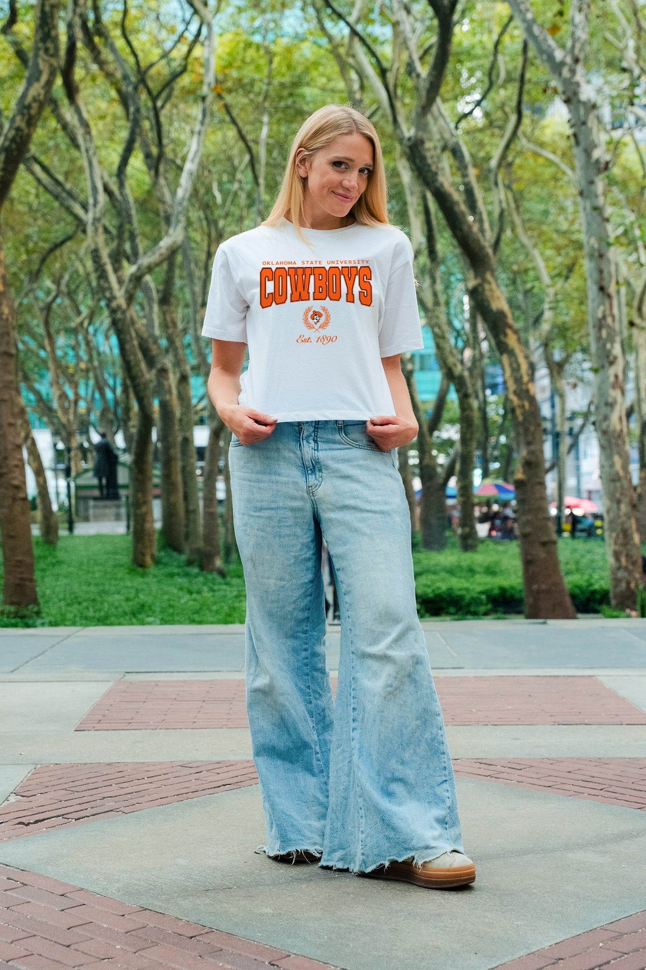OKLAHOMA STATE COWBOYS EASY WIN BOXY FIT CROP TEE
