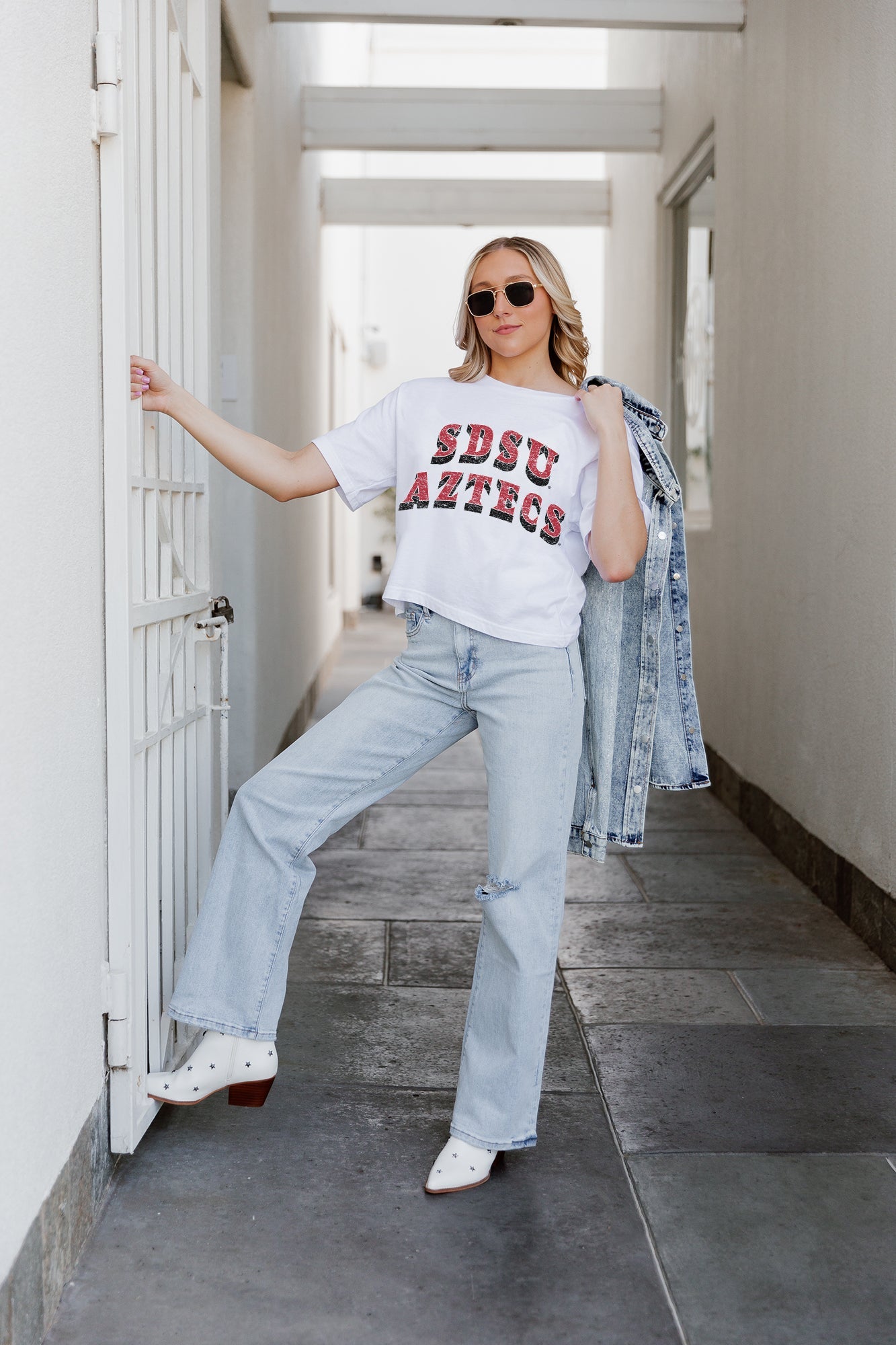 SAN DIEGO STATE AZTECS CLAIM TO FAME BOXY FIT WOMEN'S CROPPED TEE