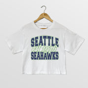 SEATTLE SEAHAWKS DEEP ROOTS BOXY FIT CROPPED TEE