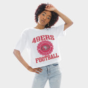 SAN FRANCISCO 49ERS RETRO PLAY BOXY FIT CROPPED TEE