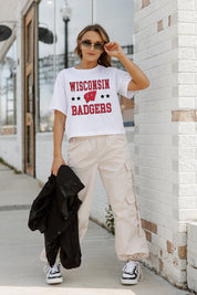 WISCONSIN BADGERS TO THE POINT BOXY FIT WOMEN'S CROP TEE