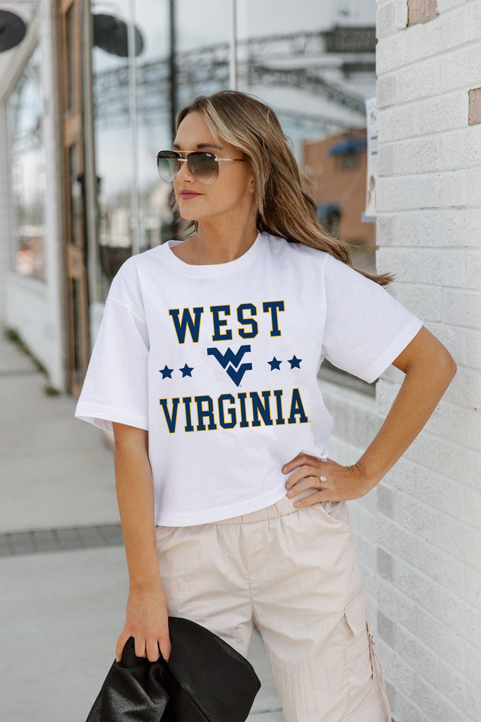 WEST VIRGINIA MOUNTAINEERS TO THE POINT BOXY FIT WOMEN'S CROP TEE