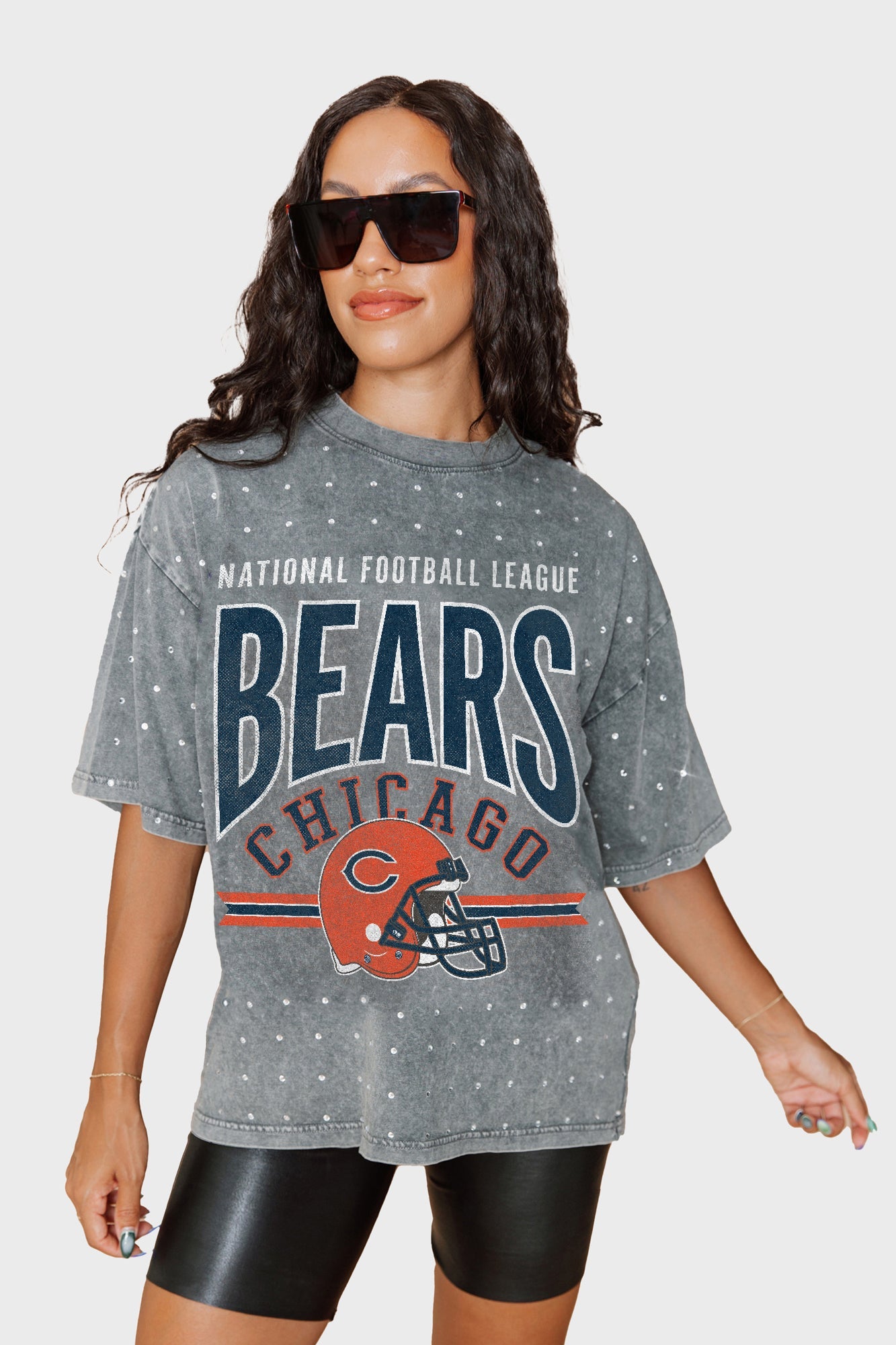 CHICAGO BEARS PRIME SHINE MINI RHINESTONE SHORT SLEEVE CLASSIC TEE BY RANDI MAHOMES