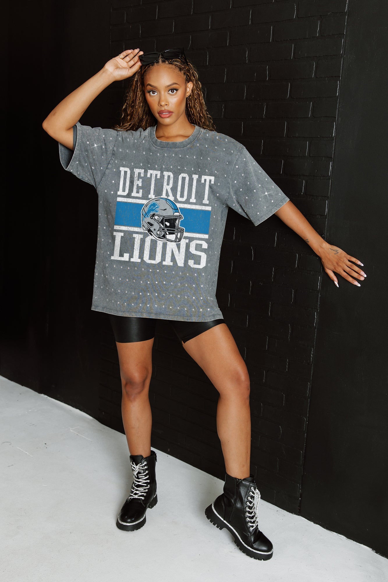 DETROIT LIONS ON THE BALL MINI RHINESTONE SHORT SLEEVE CLASSIC TEE
