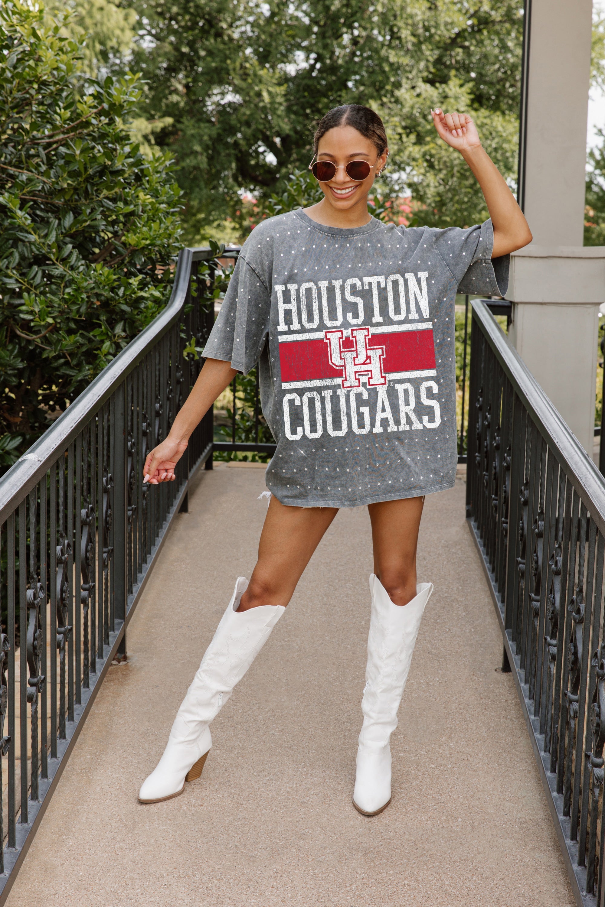 Men's Boxy University of Houston Cougars Graphic Tee in Faded Black Size Xs from Hollister, image size:2000x3000