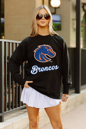 BOISE STATE BRONCOS HONOR ROLL ESSENTIAL RELAXED FIT LONG SLEEVE TEE