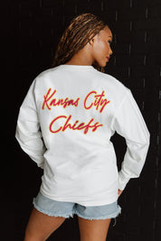 KANSAS CITY CHIEFS DOUBLE MOVE OVERSIZED MIDWEIGHT LONG SLEEVE TEE