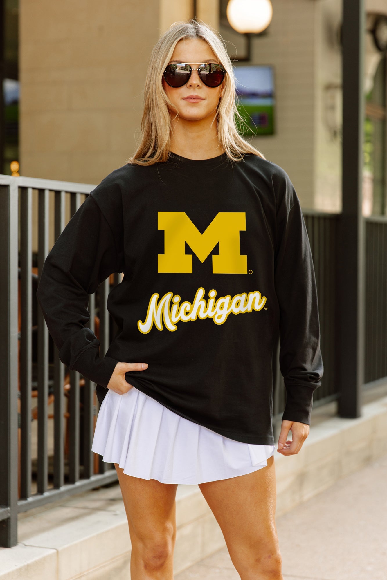 MICHIGAN WOLVERINES HONOR ROLL ESSENTIAL RELAXED FIT LONG SLEEVE TEE