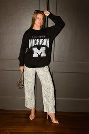 MICHIGAN WOLVERINES BOLD AMBITION ESSENTIAL RELAXED FIT LONG SLEEVE TEE