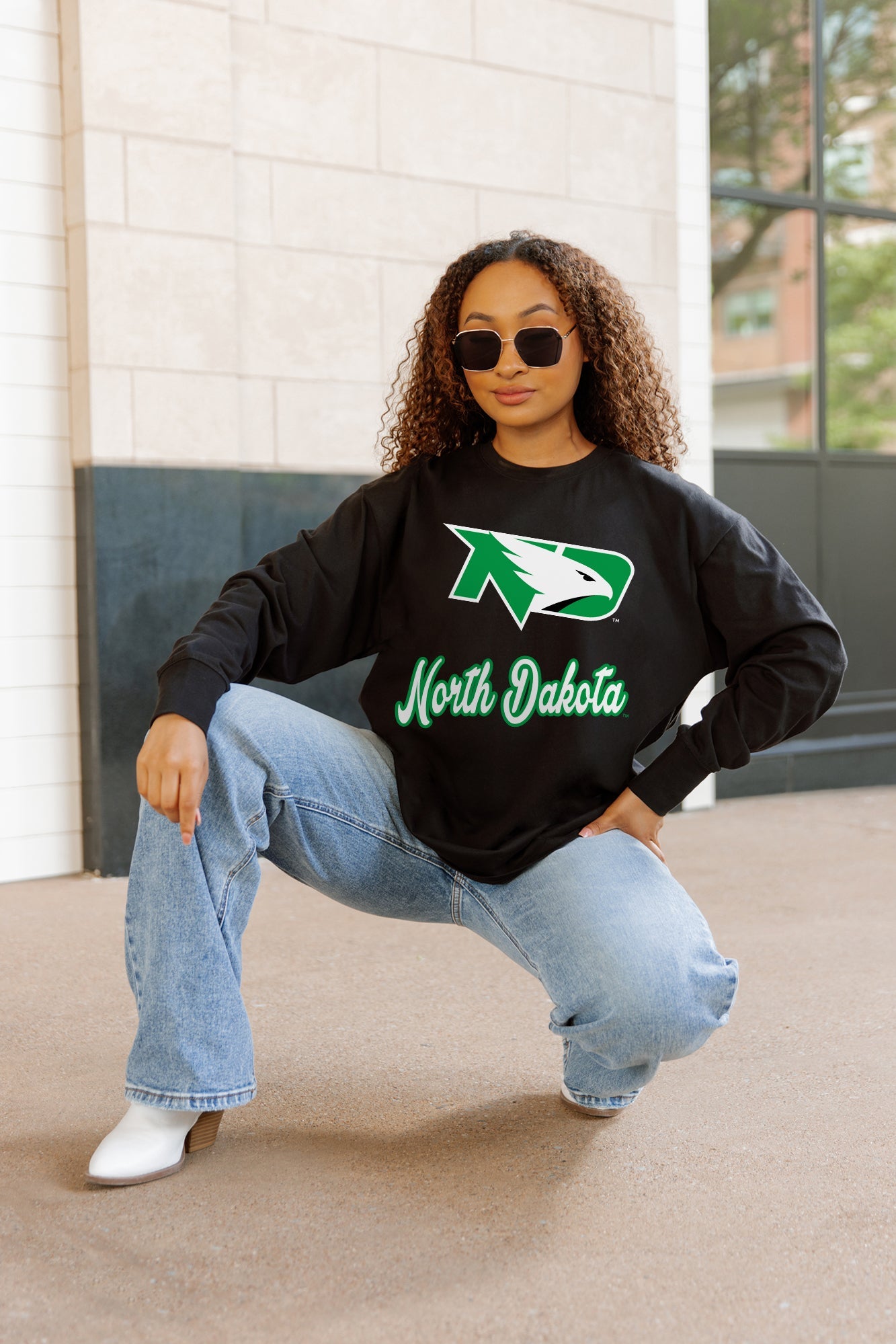 NORTH DAKOTA FIGHTING HAWKS HONOR ROLL ESSENTIAL RELAXED FIT LONG SLEEVE TEE