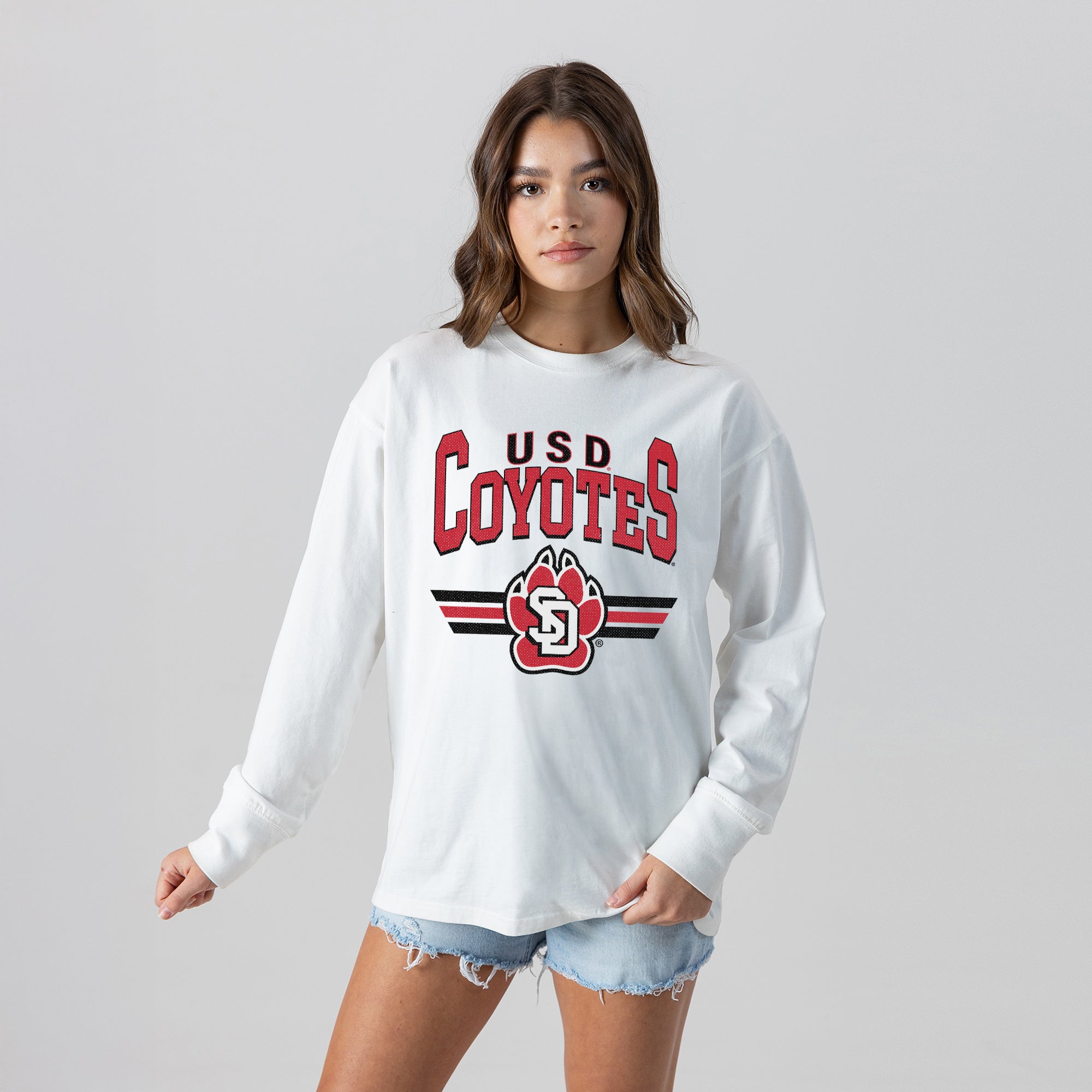 SOUTH DAKOTA COYOTES SWIFT STRIKE ESSENTIAL RELAXED FIT LONG SLEEVE TEE