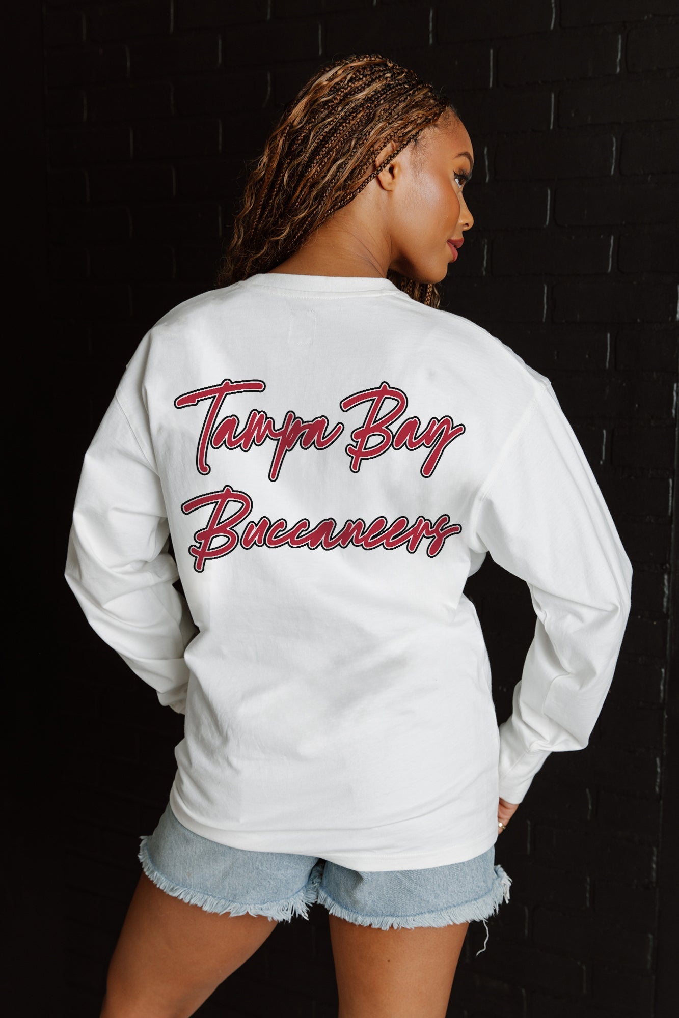 TAMPA BAY BUCCANEERS DOUBLE MOVE OVERSIZED MIDWEIGHT LONG SLEEVE TEE