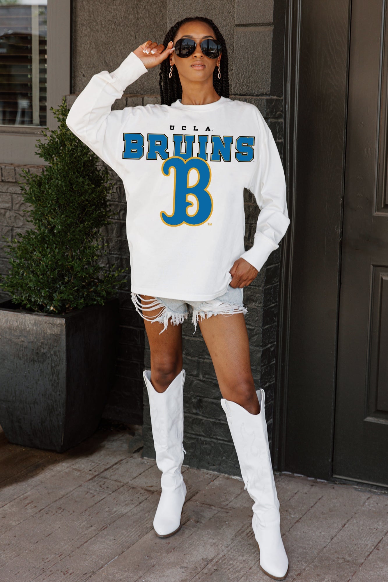 UCLA BRUINS BIG GOALS OVERSIZED LONG SLEEVE TEE WITH RIBBED NECKLINE AND CUFFS