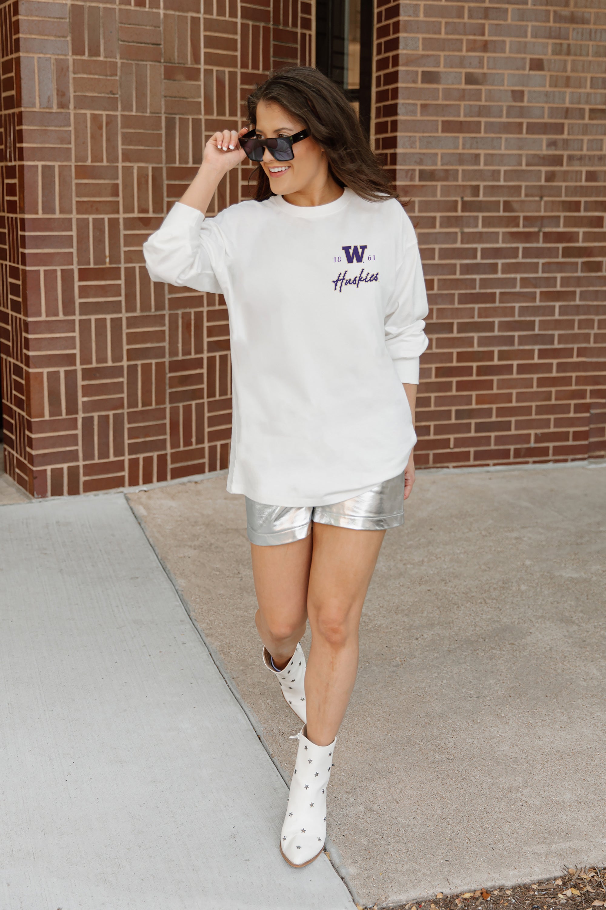WASHINGTON HUSKIES DOUBLE MOVE OVERSIZED LONG SLEEVE TEE WITH RIBBED NECKLINE AND CUFFS