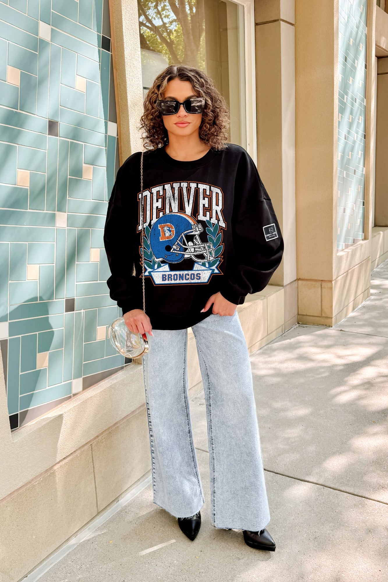 DENVER BRONCOS VICTORY LANE BLACK LABEL PREMIUM FLEECE CREW SWEATSHIRT
