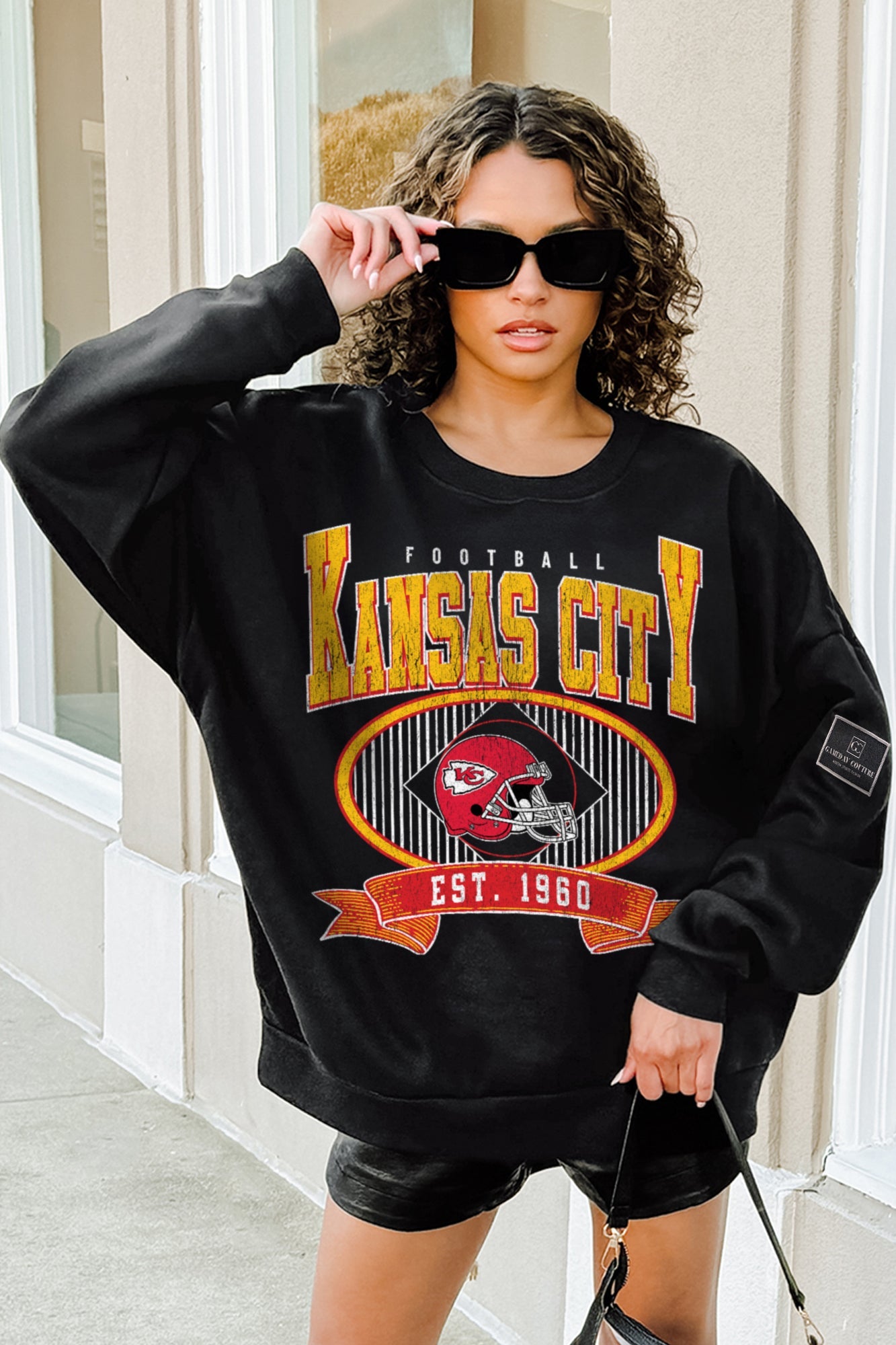 KANSAS CITY CHIEFS BOLD CHEERS BLACK LABEL PREMIUM FLEECE CREW SWEATSHIRT