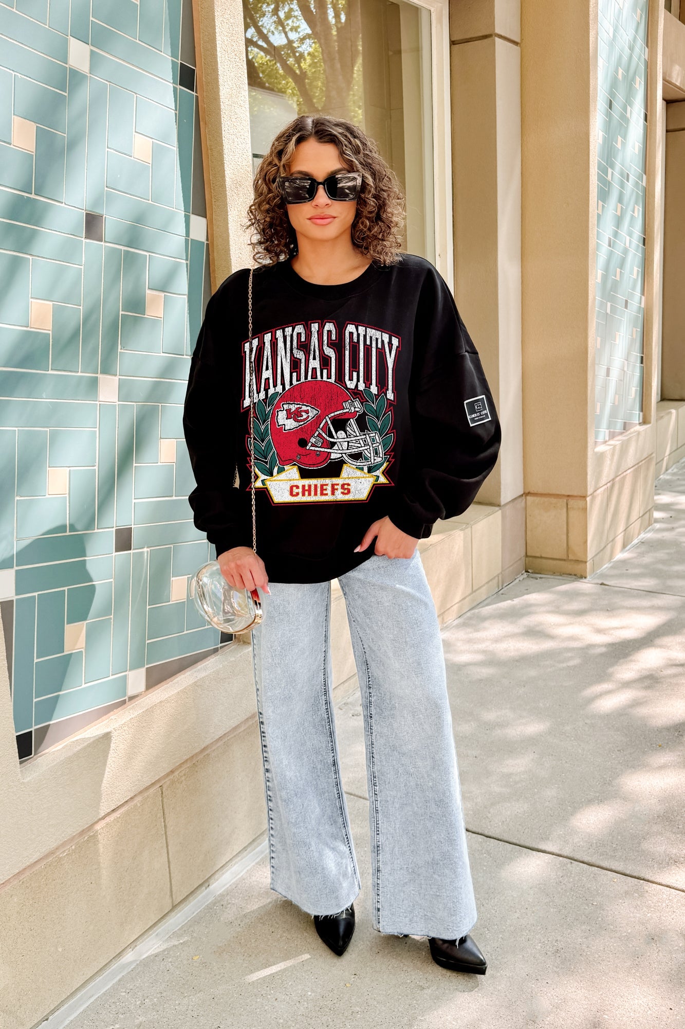 KANSAS CITY CHIEFS VICTORY LANE BLACK LABEL PREMIUM FLEECE CREW SWEATSHIRT