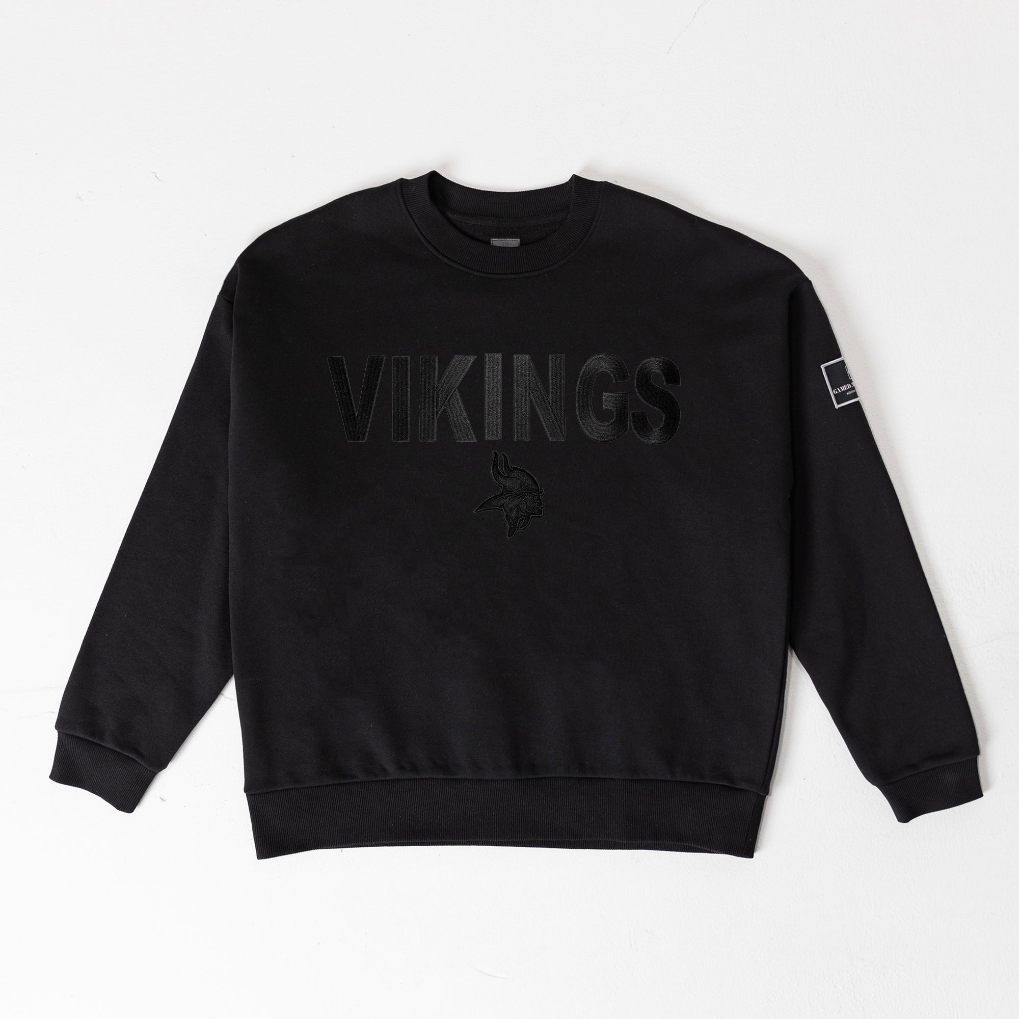 MINNESOTA VIKINGS ELITE ERA EMBROIDERED BLACK LABEL CREWNECK PULLOVER