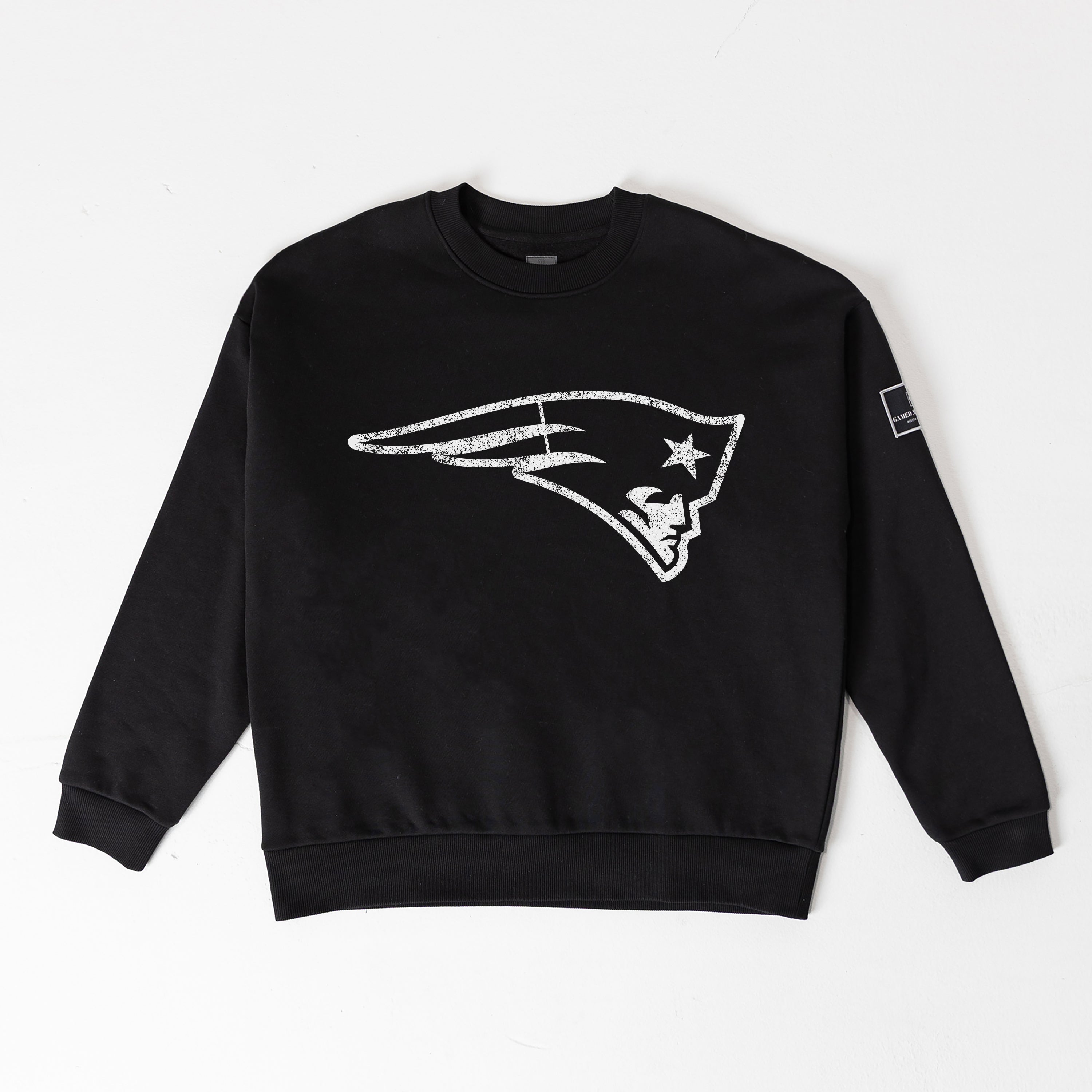 NEW ENGLAND PATRIOTS BOLD MOVE BLACK LABEL PREMIUM FLEECE DROP SHOULDER CREWNECK
