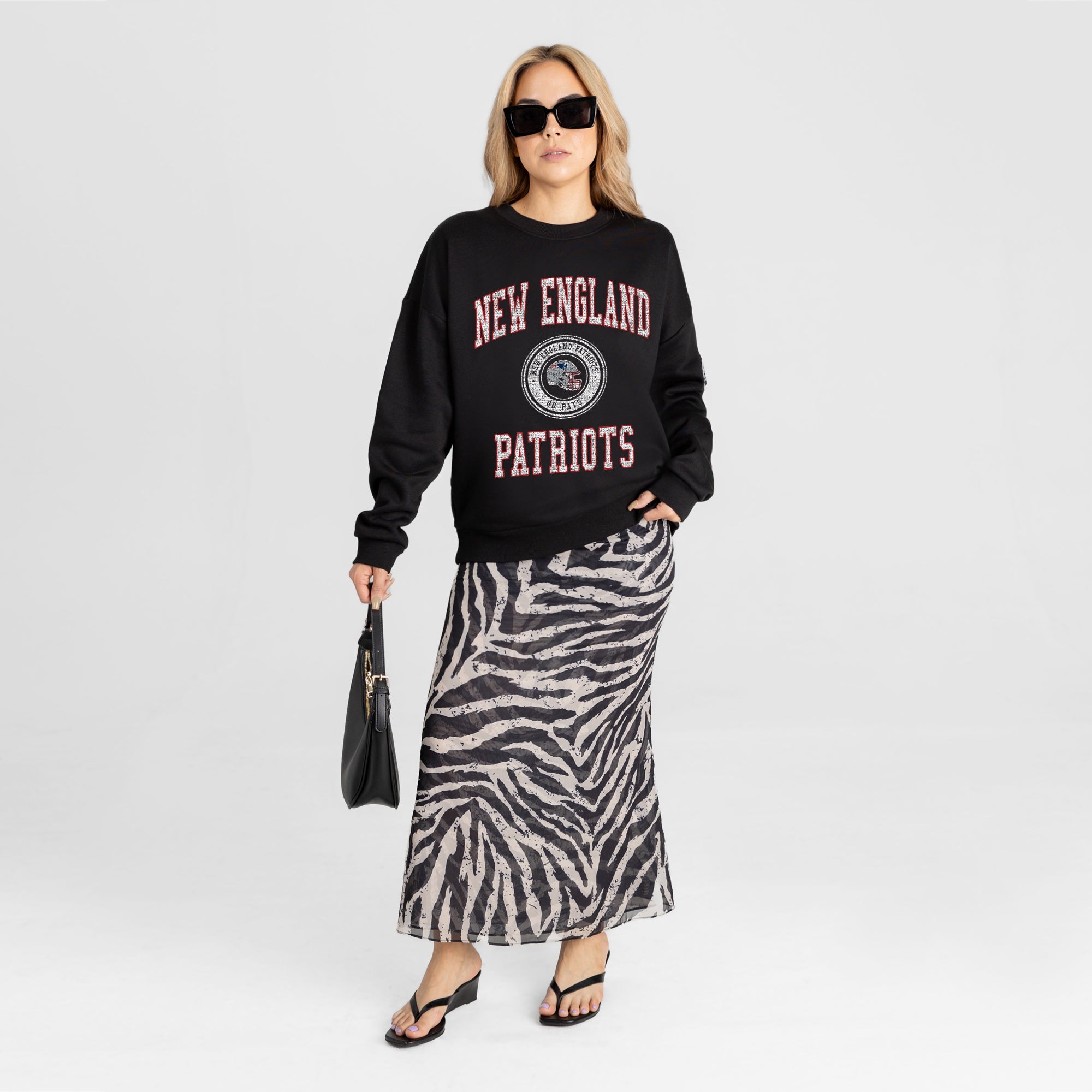 NEW ENGLAND PATRIOTS FIERCE FLOW BLACK LABEL PREMIUM FLEECE DROP SHOULDER CREWNECK