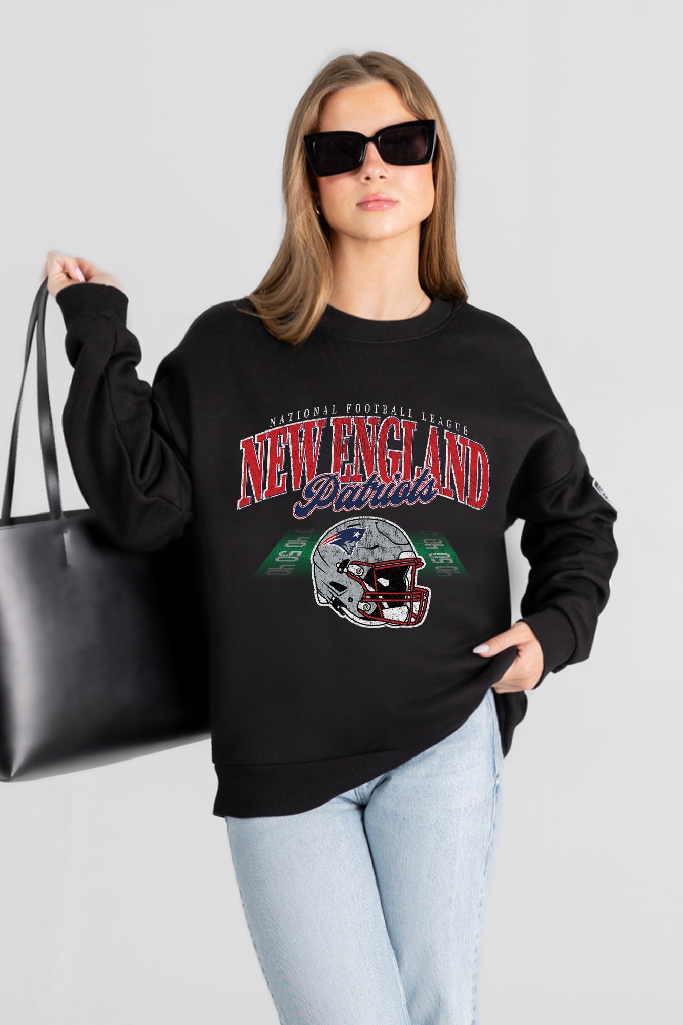 NEW ENGLAND PATRIOTS FIELD FOCUS BLACK LABEL PREMIUM FLEECE DROP SHOULDER CREWNECK