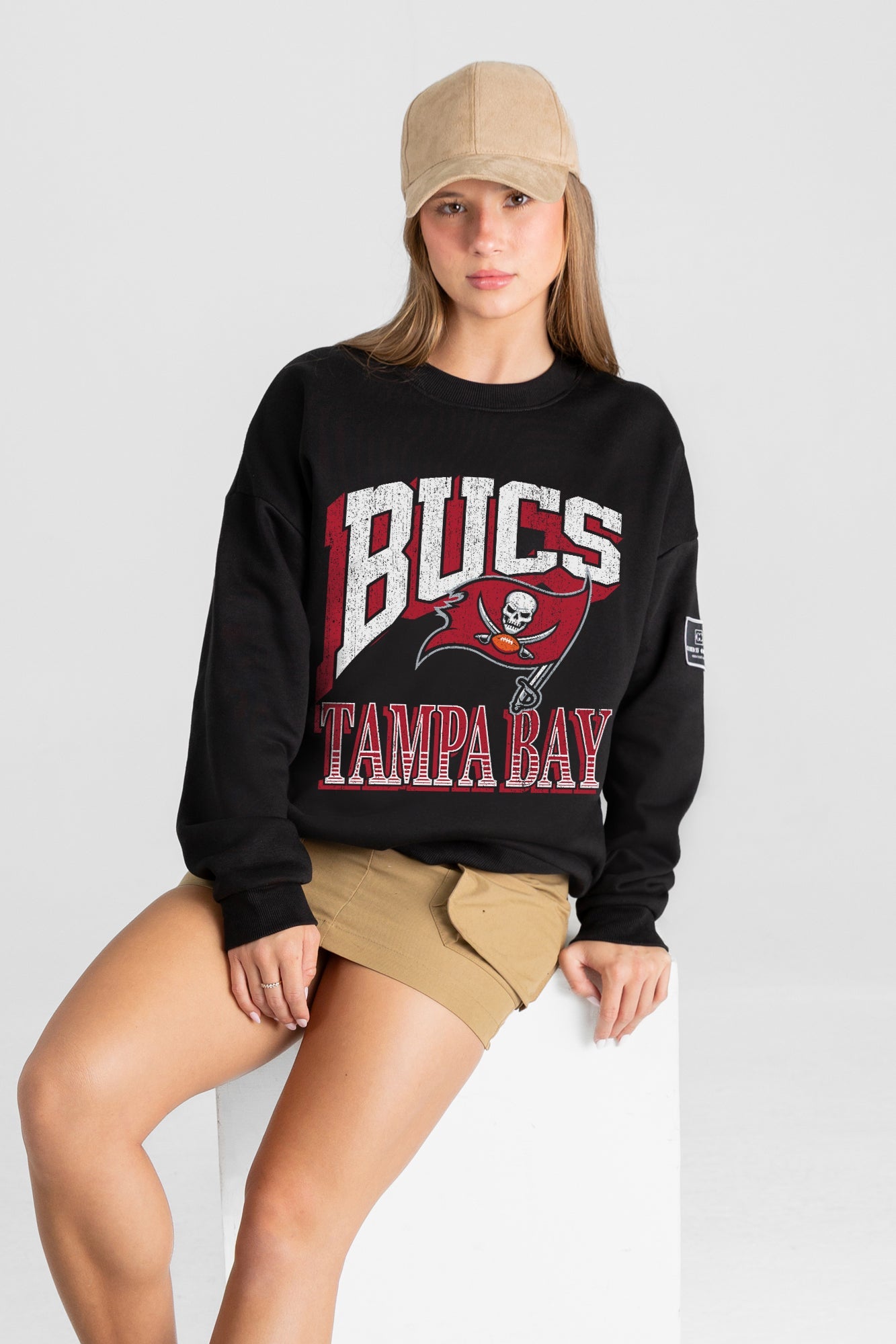 TAMPA BAY BUCCANEERS VICTORY PRIME BLACK LABEL PREMIUM FLEECE DROP SHOULDER CREWNECK