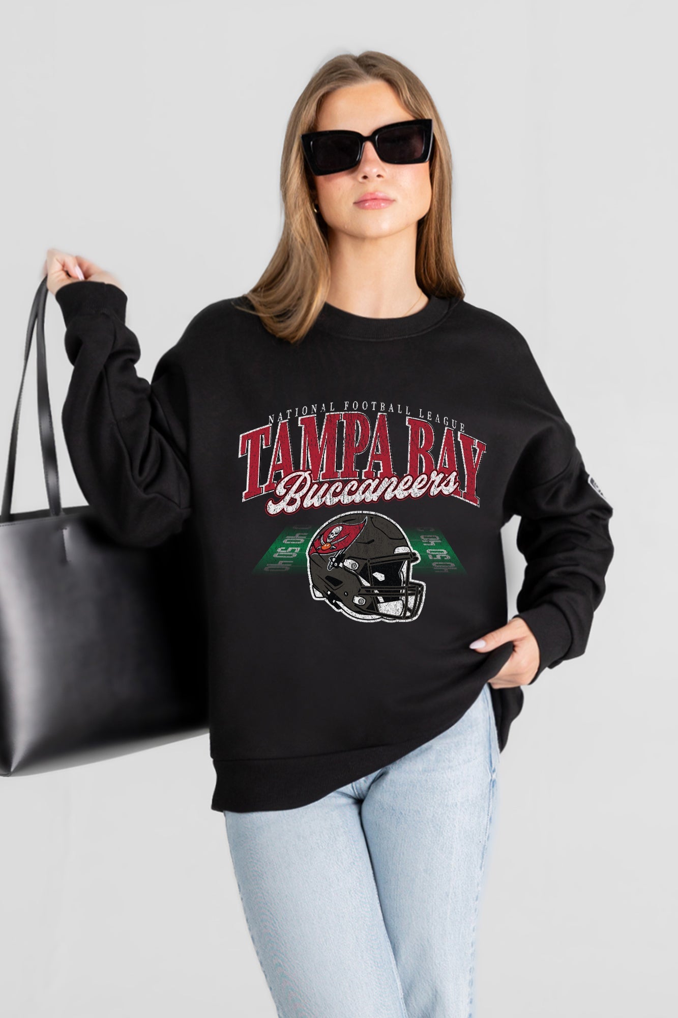 TAMPA BAY BUCCANEERS FIELD FOCUS BLACK LABEL PREMIUM FLEECE DROP SHOULDER CREWNECK