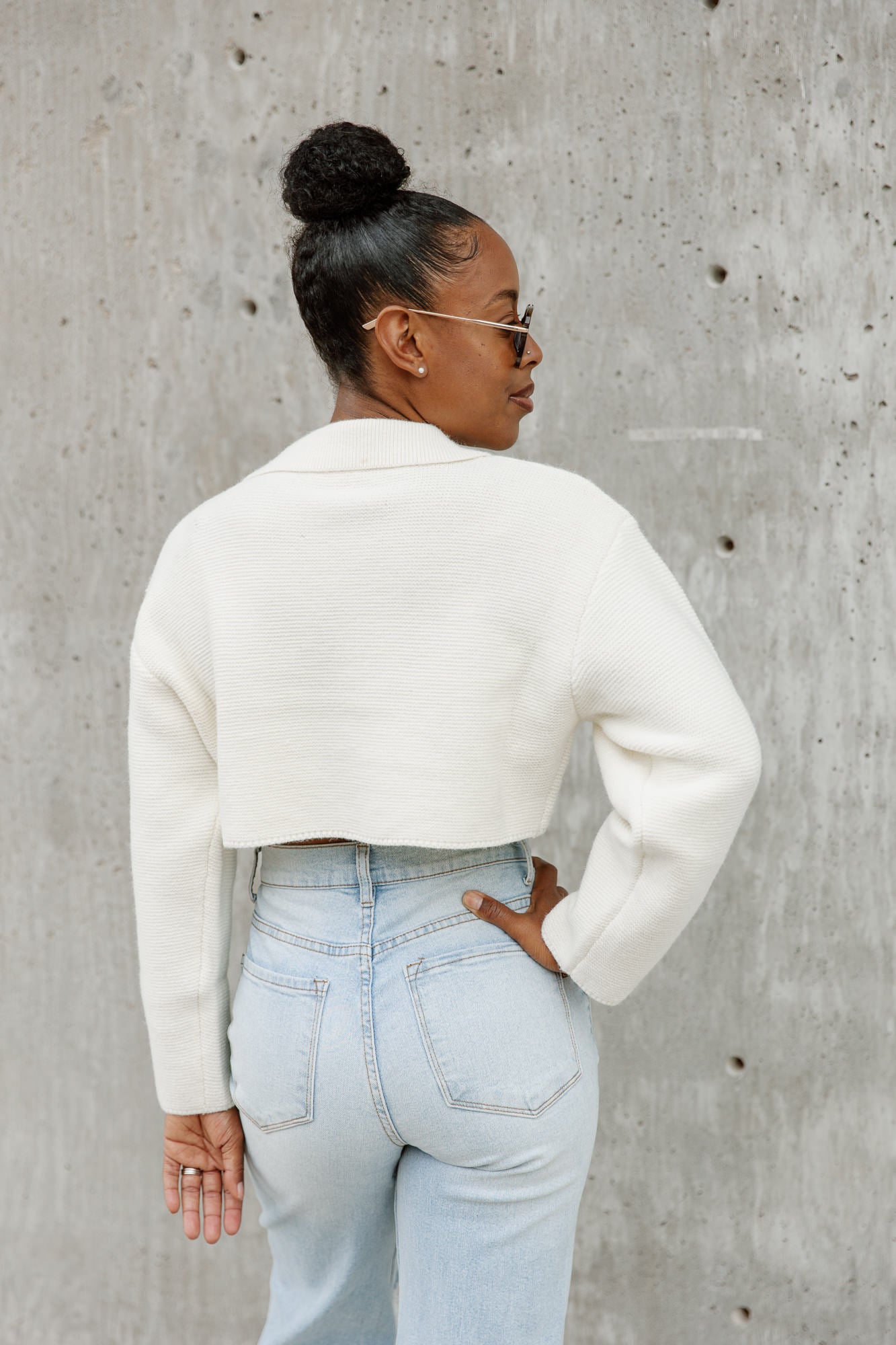 CHEYENNE V-NECK COLLAR WITH DROP SHOULDER SWEATER IN IVORY