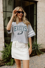 PHILADELPHIA EAGLES GRIDIRON GLAM SHORT SLEEVE CROP TEE WITH SPORT STRIPE DETAIL