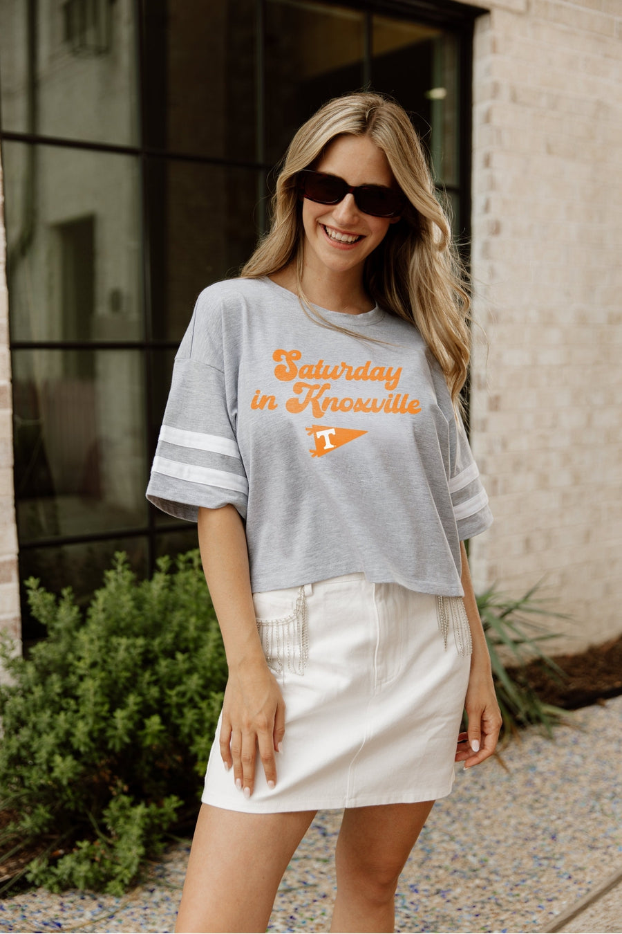 TENNESSEE VOLUNTEERS ON LOCATION DROP SHOULDER MID-CROP TEE