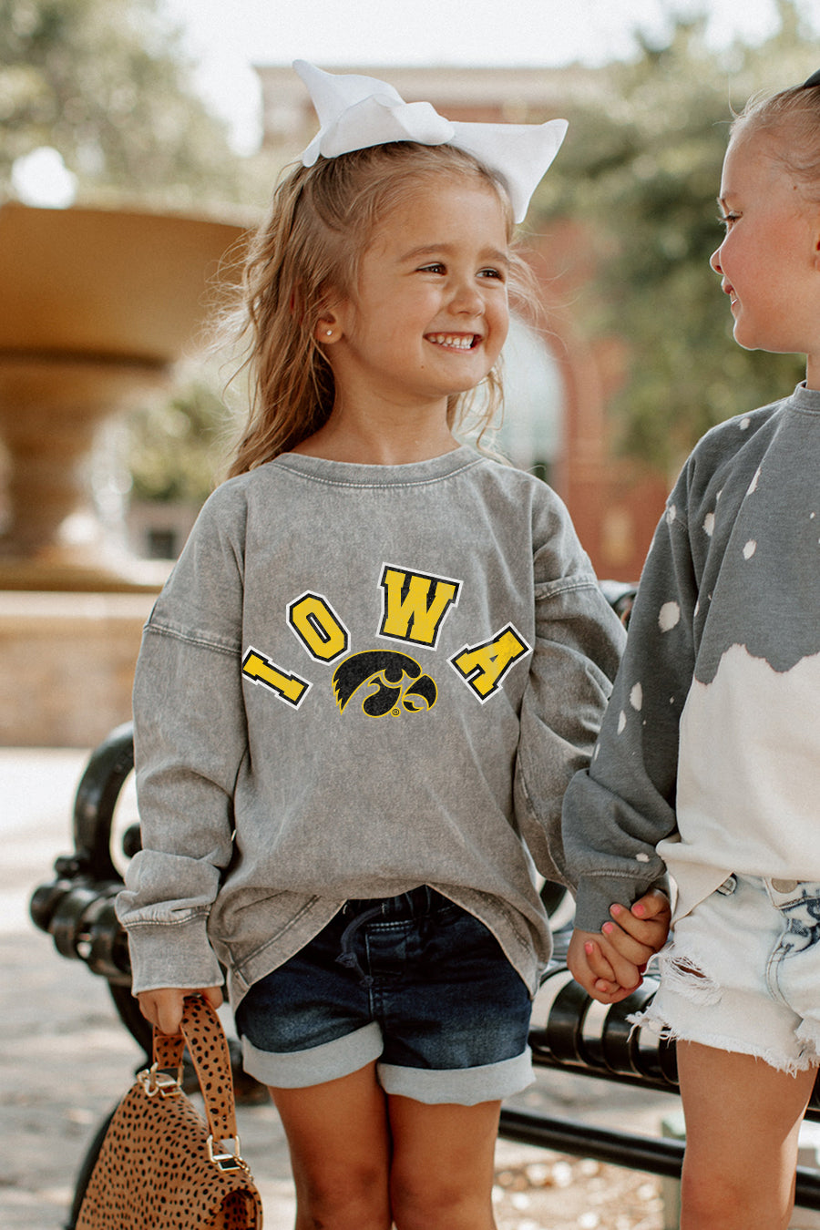 IOWA HAWKEYES Kid's Faded-Wash Pullover