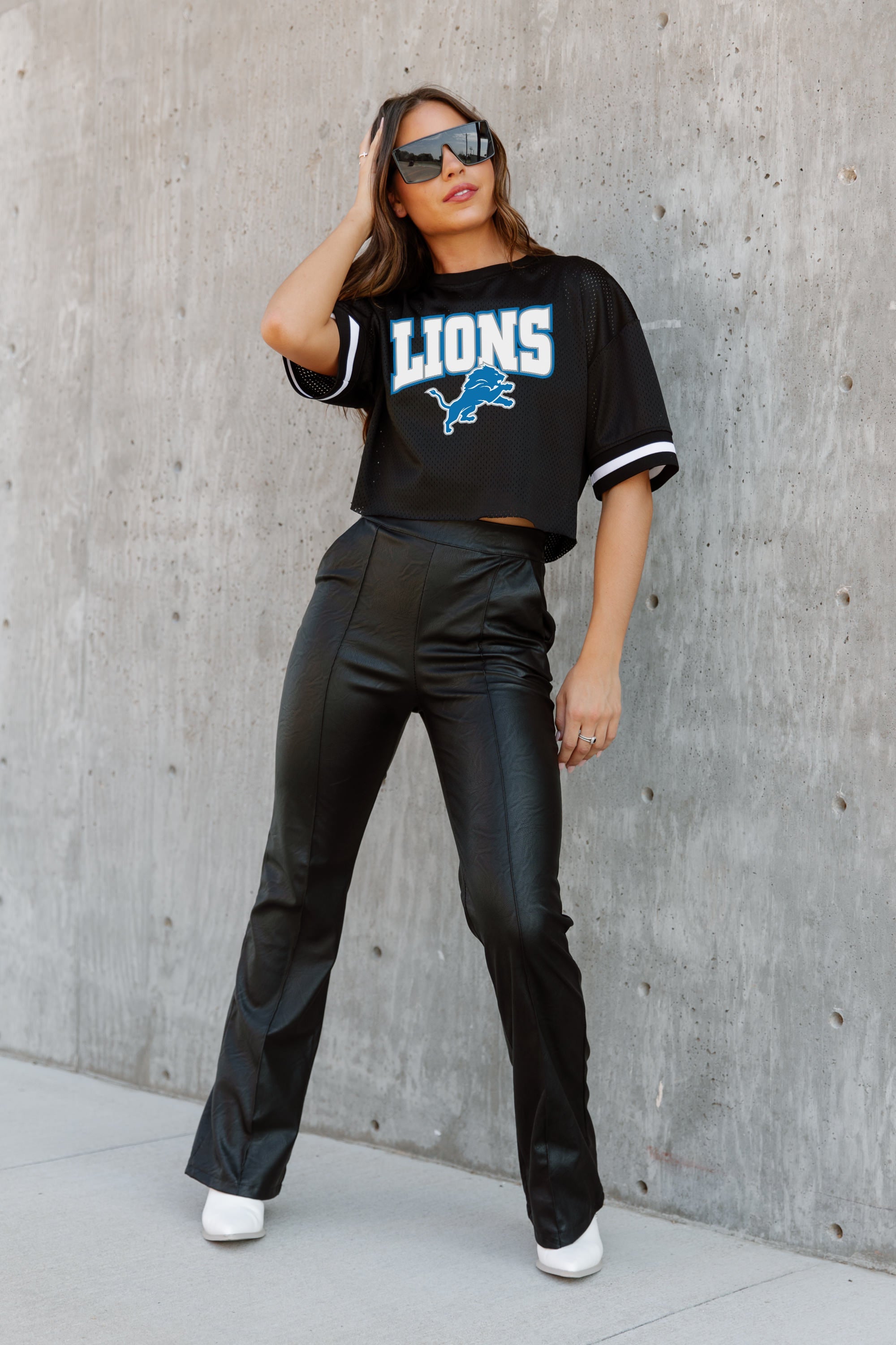 DETROIT LIONS AUTOMATIC DOWN LIGHTWEIGHT SPORTY TOP WITH STRIPED SLEEVE DETAIL