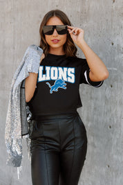 DETROIT LIONS AUTOMATIC DOWN LIGHTWEIGHT SPORTY TOP WITH STRIPED SLEEVE DETAIL